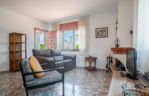 Preciosa casa con un enorme jardín - Foto 2