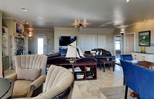 Lighthouse By the Sea - Photo 30