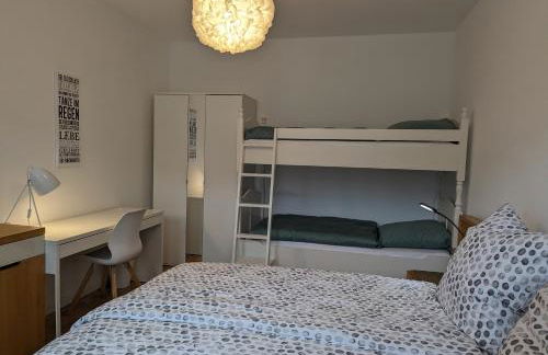 Chemnitz Saxonia HomeDeLuxe Hochwertige 50qm 2-Zimmer-Ferienwohnung mit privaten Kfz Parkplatz Stellplatz mit MWSt-Rechnung mit XXL Hülsta Bett & Etagenbett mit InternetFlatrate - Ideal für Familien, Paare, Kulturinteressierte & Geschäftsreisende! - Foto 25