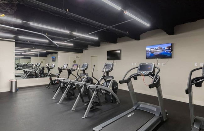 Elegant Condo - Near French Quarter & Bourbon St - Photo 13