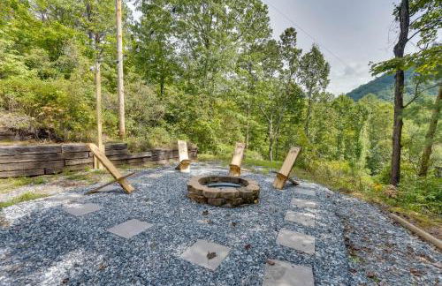 Breathtaking Marble Home on 5-Acre Hillside! - Foto 30