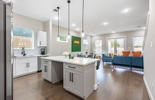 3 Bedroom and 3 bath - Photo 23