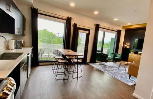 CHIC Modern Nashville Condo POOL, PATIO, PARKING - Foto 24