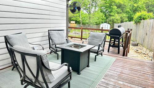 Cozy Family-Friendly home w/ fenced-in backyard - Foto 3