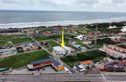 Paris Salinas - Photo 9