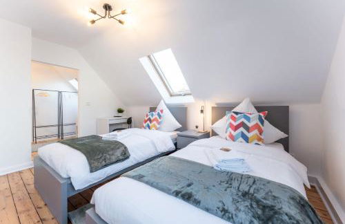 Neues Haus ,11 Betten, völlmöbliert mit Parkplätzen, Garage und Garten - Foto 3