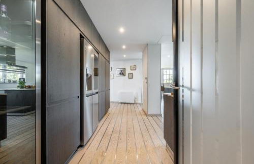 Extravagant 5-Bedroom Mansion - Foto 28