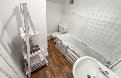 Rose Cottage 2 - Photo 13