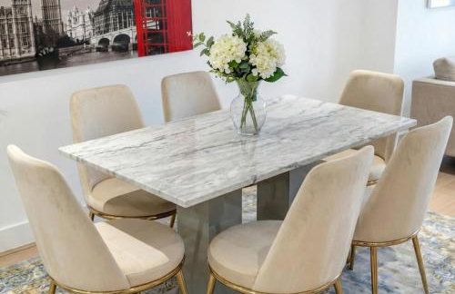 Spacious 2-Bedroom Apartment near Canary Wharf - London Ideal for Business, Leisure & Long Stays - Foto 6