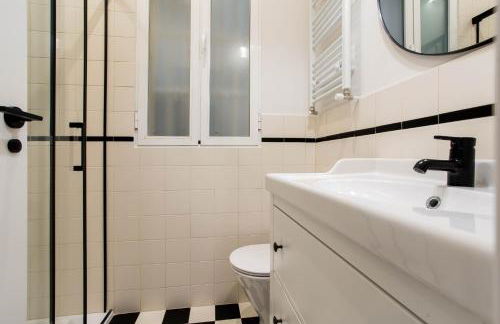 Puerta de America en Madrid - Photo 29