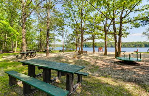 Home with Fire Pit in Jim Thorpe 6 Mi to Dtwn! - Foto 4