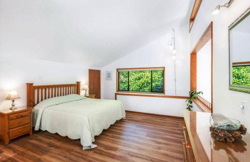 4BR waterfront home with beach access and views - Foto 20