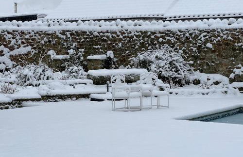 Richmond Hill Cottages, Exclusive 6 bedroom Farm House, Markington with heated pool - Photo 40