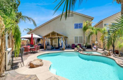 Tropical 4BR Oasis with Pool and Jacuzzi Near Strip - Photo 2