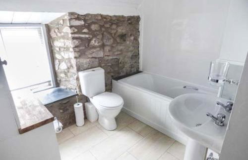 Court House - Photo 14