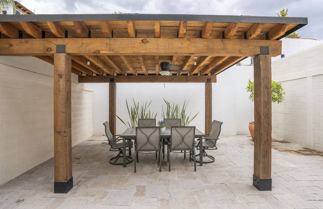 4BR Oasis with Pool & Gym at Nueva Escondida - Foto 29