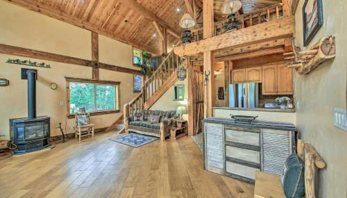 Private Deck and Mtn Views Family Getaway in Eureka - Foto 4