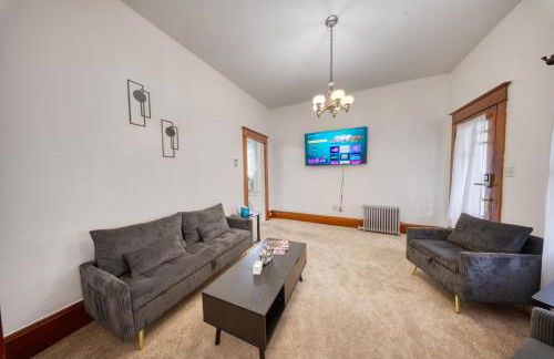 Charming 2-Bedroom, 1-Bath Getaway - Foto 8