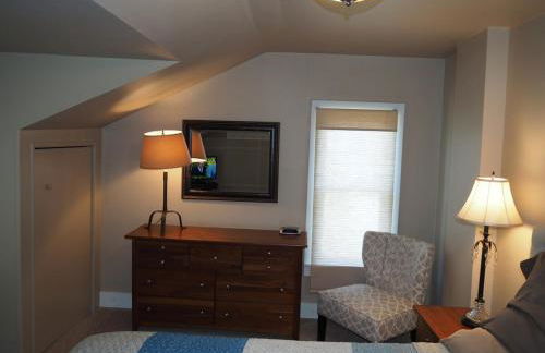 The Cute & Cozy - Upper Apt - Great Location! - Foto 24