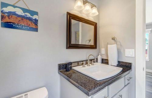 Vermijo Flat Walk to Downtown Shops & Dining - Foto 36