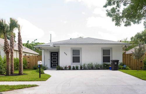 Palm Luxe Residence - Photo 2