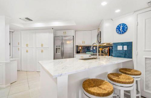 Hutchinson Island Beach Condo - Photo 10
