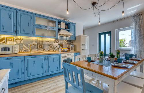 Beeindruckende 5-Sterne-Villa mit Meerblick, Sauna, Gym, beheizten Privatpool, Spielplatz, BBQ - Foto 5