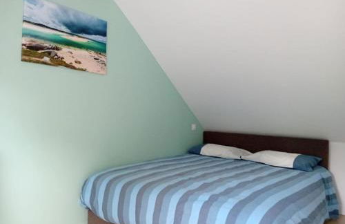 Maison au calme à l'intérieur du golf de Ploëmel, entre terre et mer, 2 chambres, 10 min des plages - Foto 4