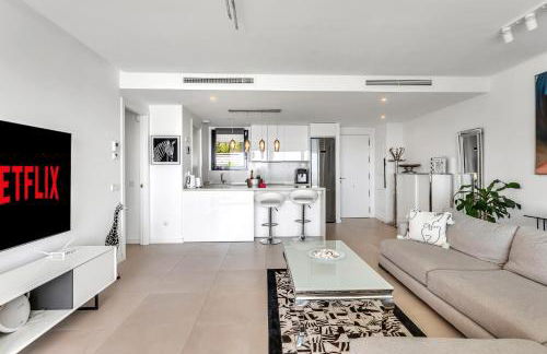 Blue Lady by the Sea - Photo 18