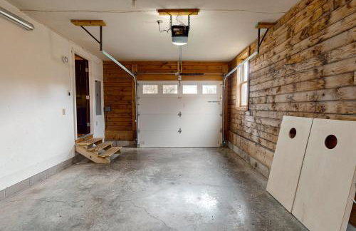 Modern Log Cabin with Vineyard Views - Foto 31