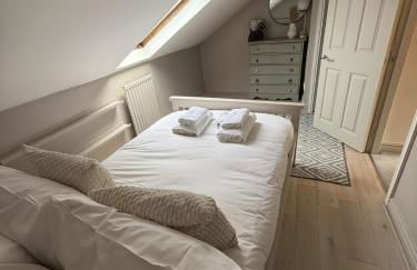 Cosy 4BR house, West Didsbury, bars and restaurants close by, Free Parking, Sleeps 8 - Photo 26