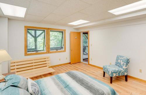 Great Barrington Lakeside Getaway with Kayak and Grill - Foto 29