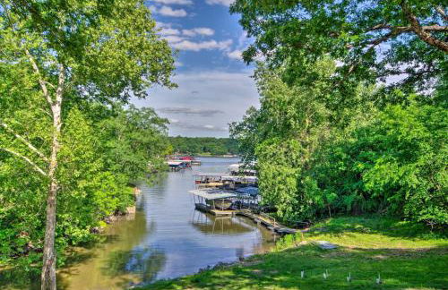 Lakefront Home, Pet Friendly, Sleeps 20, Private Dock - Foto 1