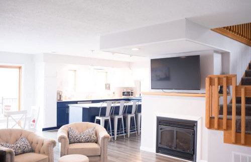 Cast away with kayaks a game room a fire pit and views - Foto 3