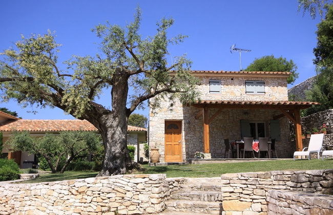Villa Sanchez - Photo 11