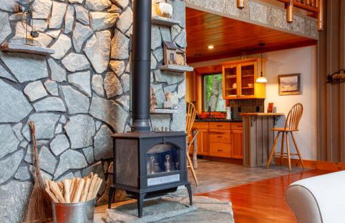 Chasing Sunsets: A Cozy 2-Bedroom Cabin in Smoky Mts with Stunning Mountain Views. - Foto 52