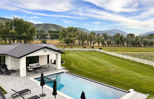 Studio Pool House by Xquisite Rentals - Photo 17