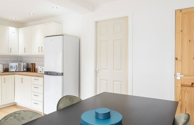 Host Stay Milbanke House - Photo 9