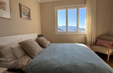 Artsy Italian lake retreat with stunning views! - Foto 39