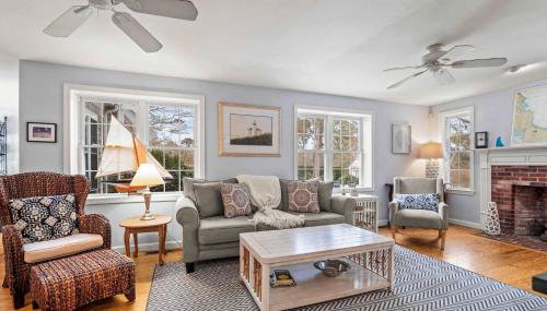 Cozy Bungalow Close to Downtown - Foto 1