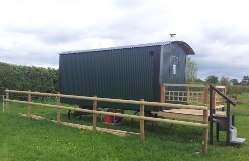 Shepherds Lodge - Photo 3