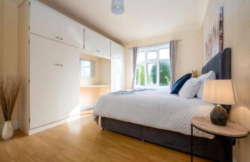 Spacious Apartment - Parking - Sleeps 5 - Foto 2