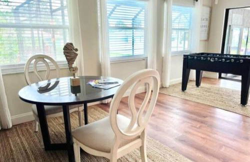 Heated Saltwater Pool Home Minutes to Beach - Foto 12