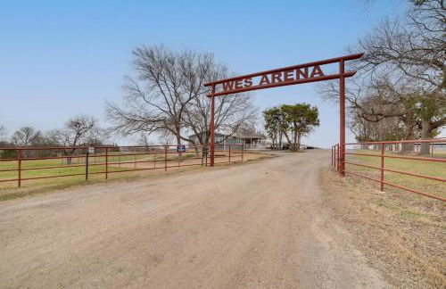 Steps to WES Arena Pet-Friendly Cabin with Deck! - Photo 27