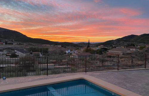 Maison typique avec vue dégagée sur la vallée - Photo 35