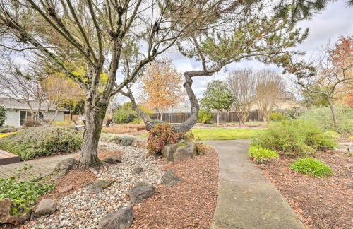 Peaceful Windsor Retreat with Private Hot Tub! - Foto 31