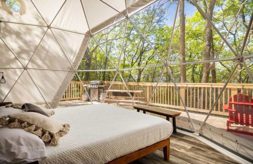 Luxe 2 Bed Dome w Hot Tub Deck Fire Pit & Bath - Foto 8