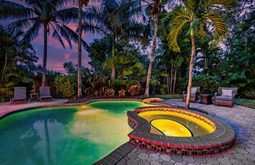Nautical Escape! Private pool home with a tropical backyard oasis! - Foto 26