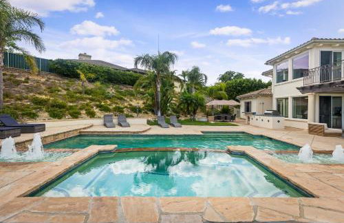 Modern Hilltop Retreat - Foto 23