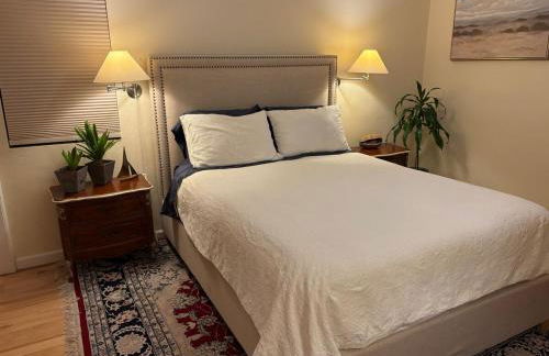 Seaside Garden Escape, A Stroll to the Beach! - Foto 44